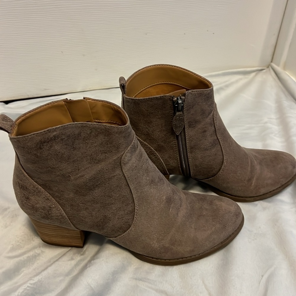 Booties - Picture 4 of 5